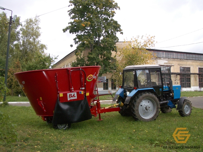 Кормораздатчик-смеситель