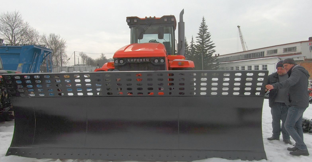 специалисты оценивают.jpg