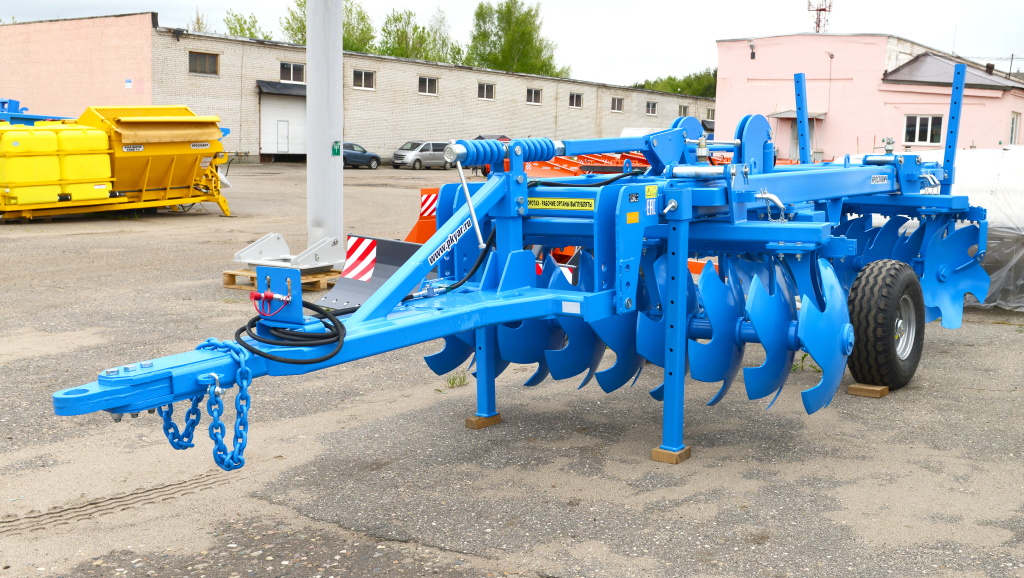 Борона дисковая тяжелая БДТ-2,5-18Ф Вепрь.jpg